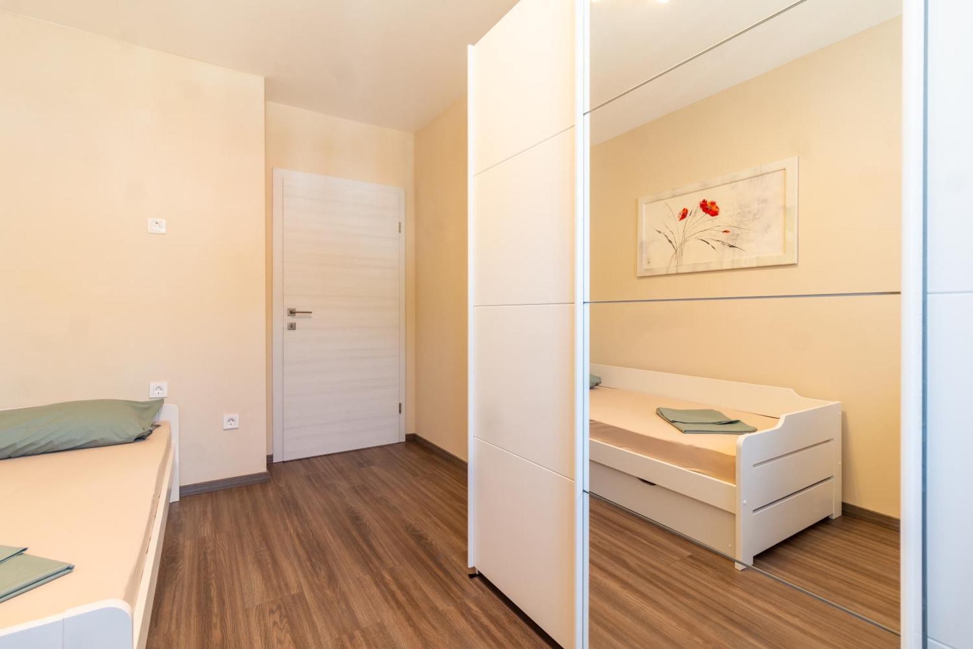 Apartmani Nela Kastela Bagian luar foto