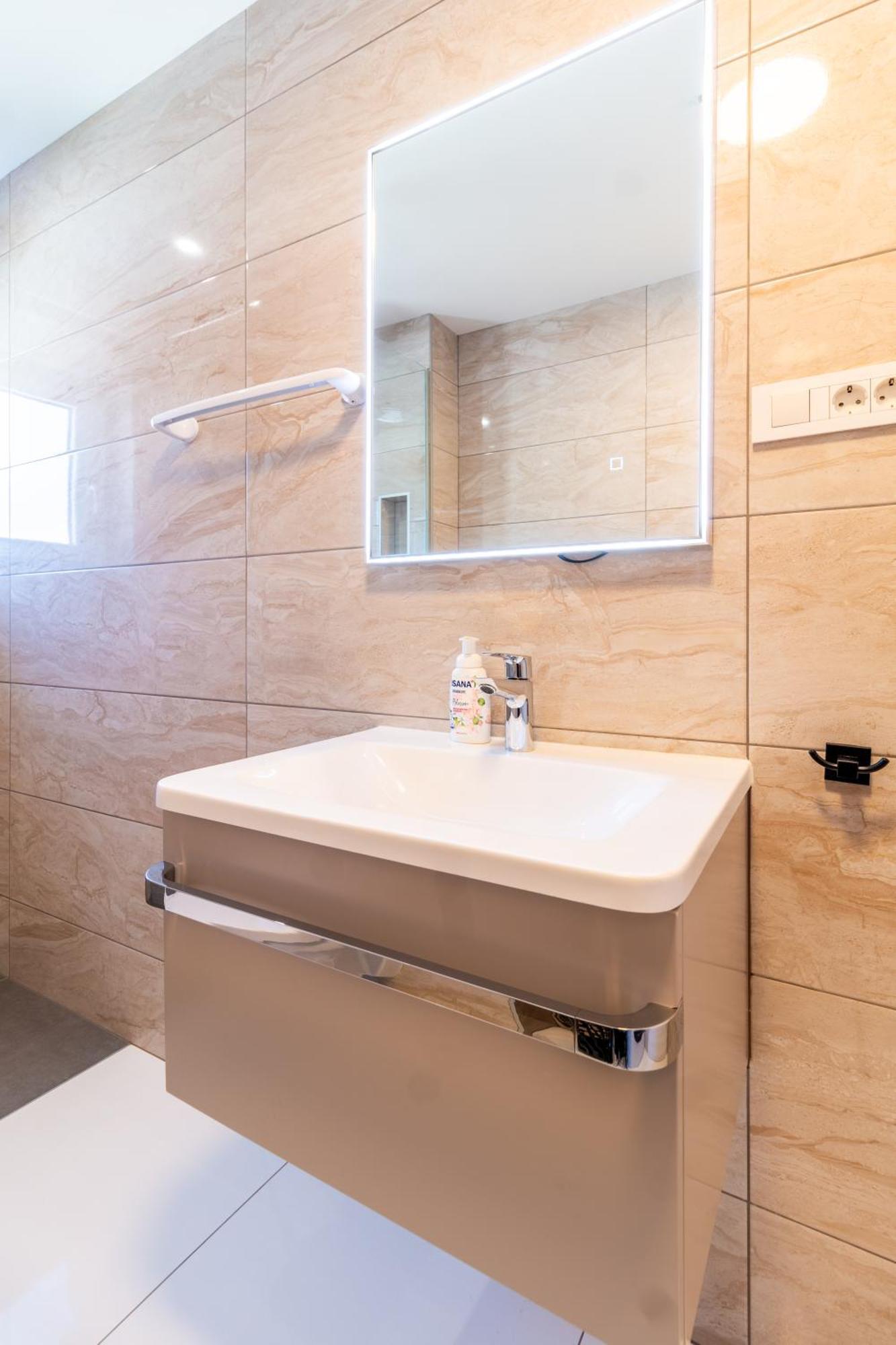 Apartmani Nela Kastela Bagian luar foto