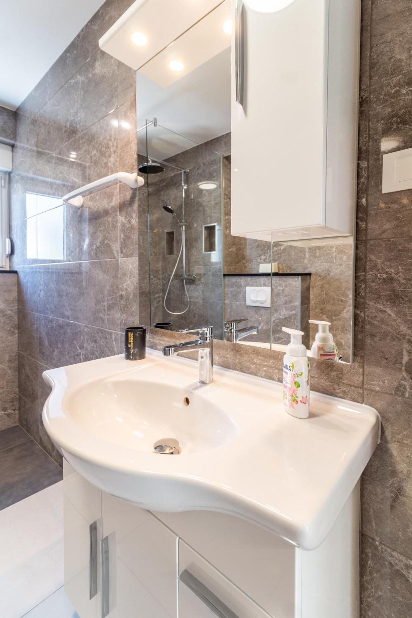 Apartmani Nela Kastela Bagian luar foto