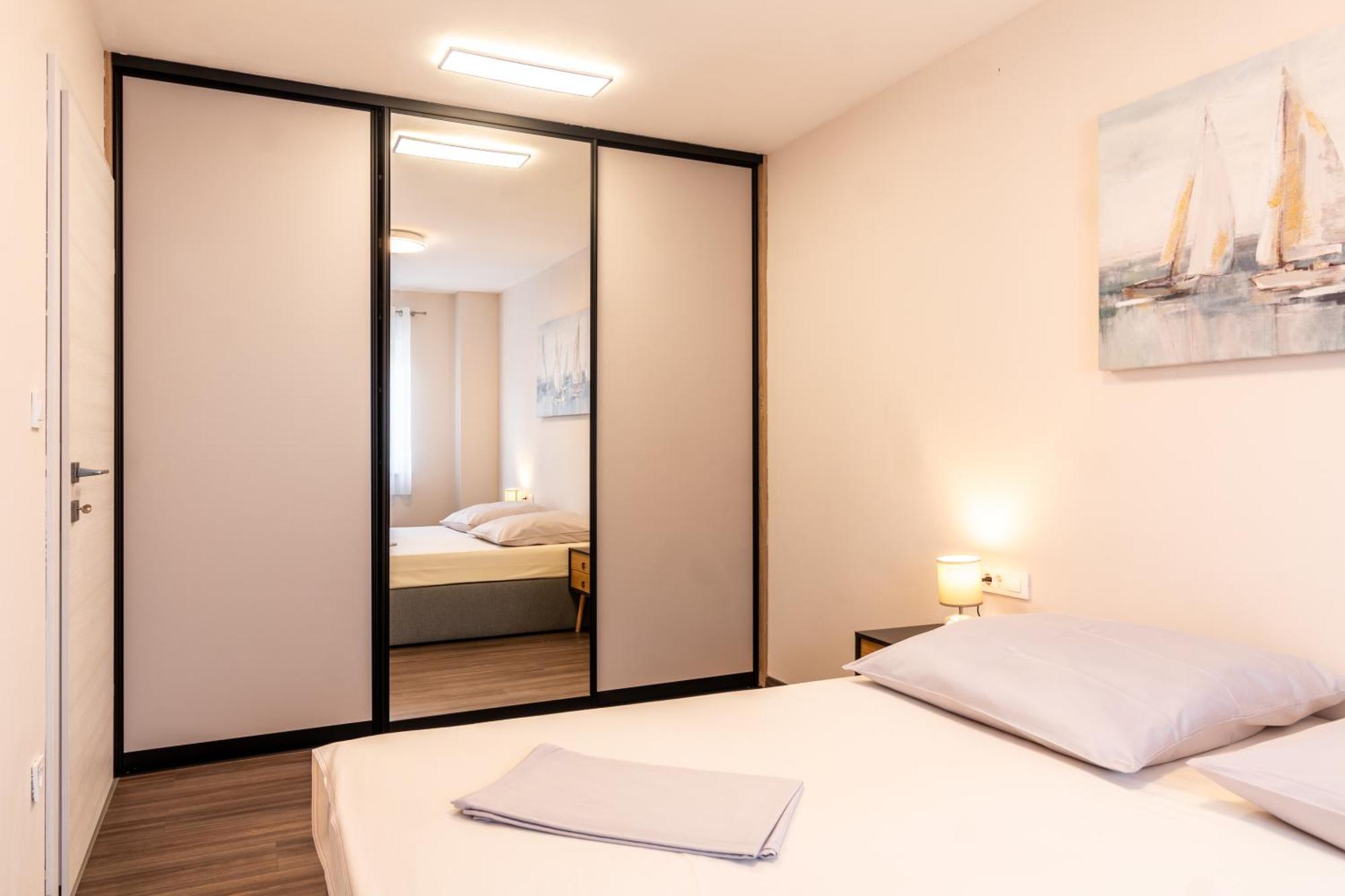 Apartmani Nela Kastela Bagian luar foto