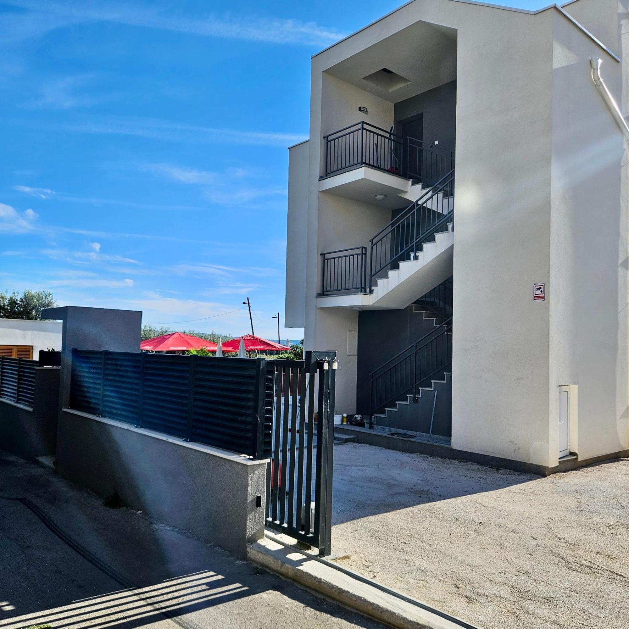 Apartmani Nela Kastela Bagian luar foto