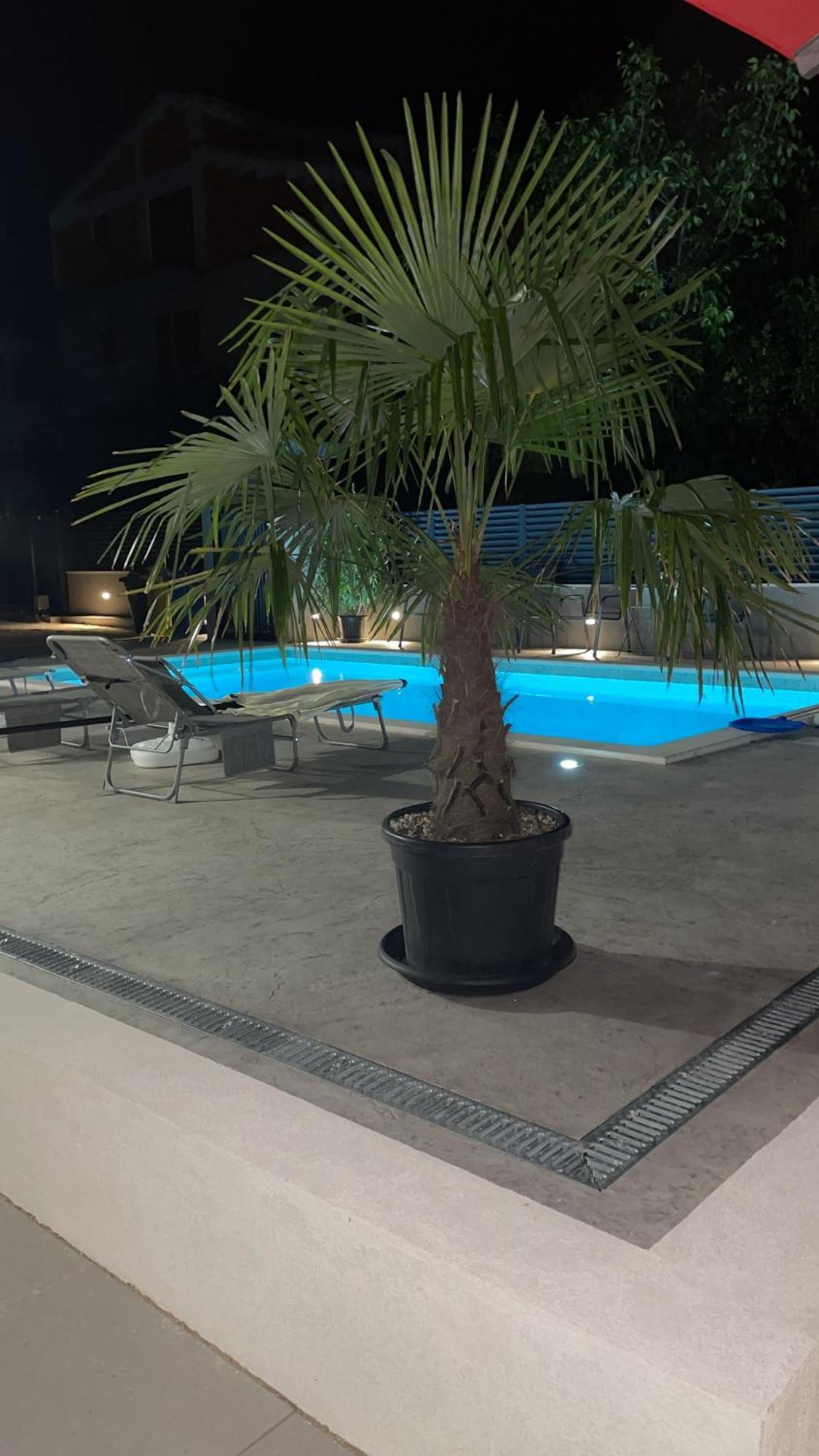 Apartmani Nela Kastela Bagian luar foto
